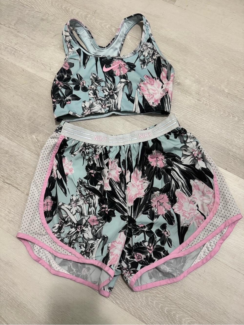 Nike Trmpo Hyper Femme Floral Print Athletic Short Set